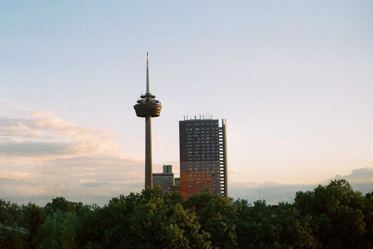 Colonius und Herkules-Hochhaus, Ehrenfeld